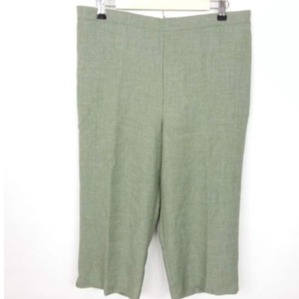 Alfred Dunner Capri Pants Sage Green -28/II